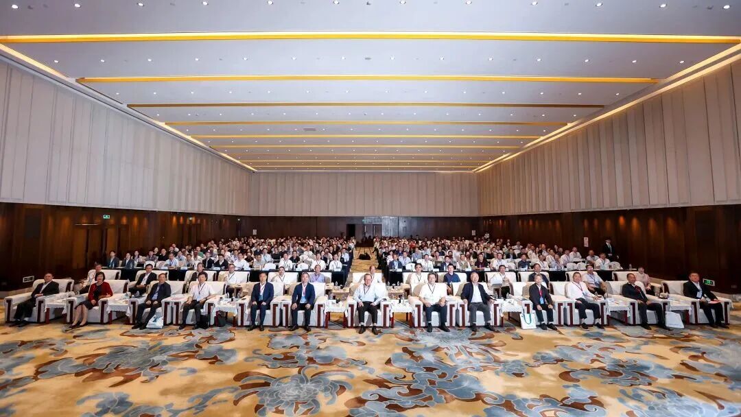 304永利集团承办2026碳中和前沿聚会 与8位院士、470余位专家共话钢铁绿色低碳新路径